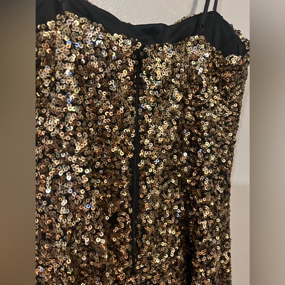 B Darlin A-Line, Square Neckline, Gold Sequined Dress. Size Small. NWOT. - Picture 4 of 10
